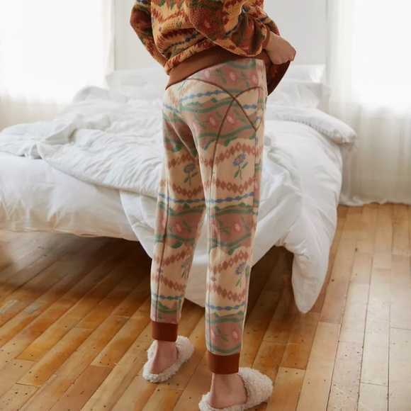 Urban Outfitters Pants - Urban Outfitters outlander fleece sweatpant joggers S